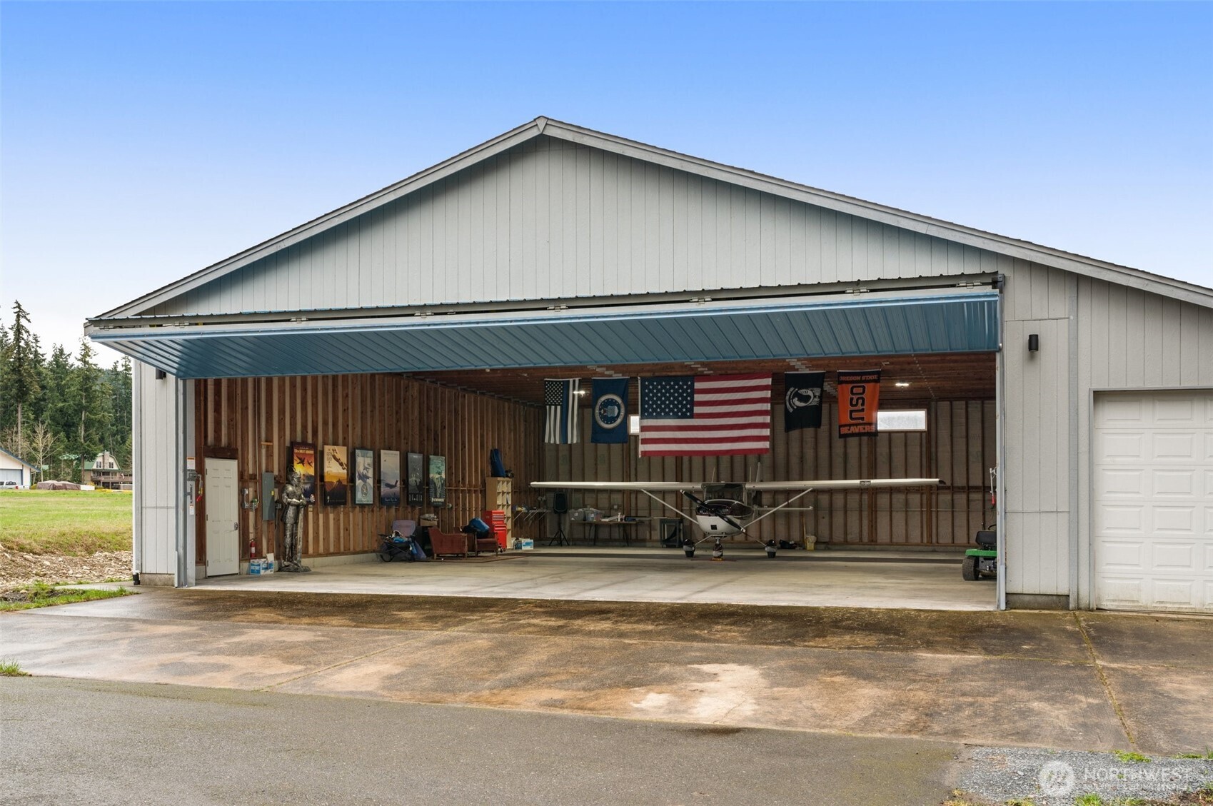 427 Jet Street Property Photo 3