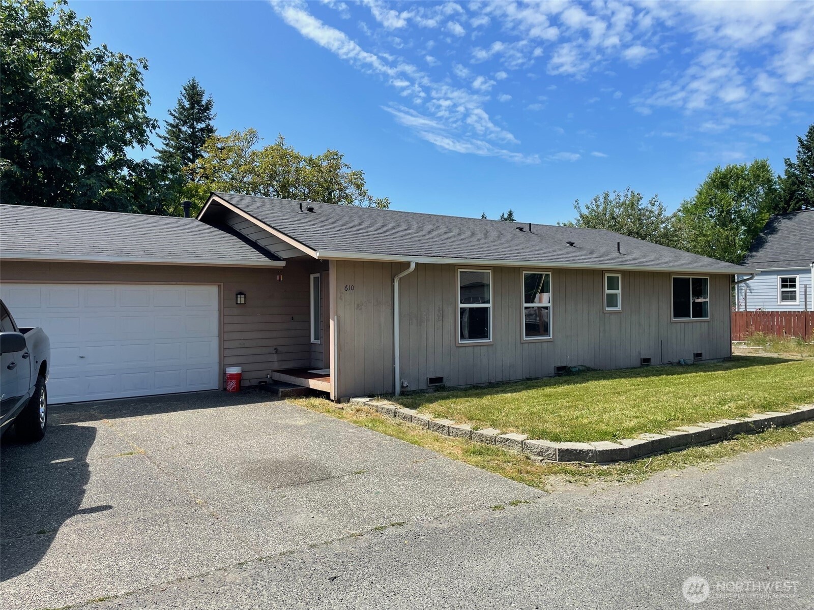 610 Rose Way Property Photo 1