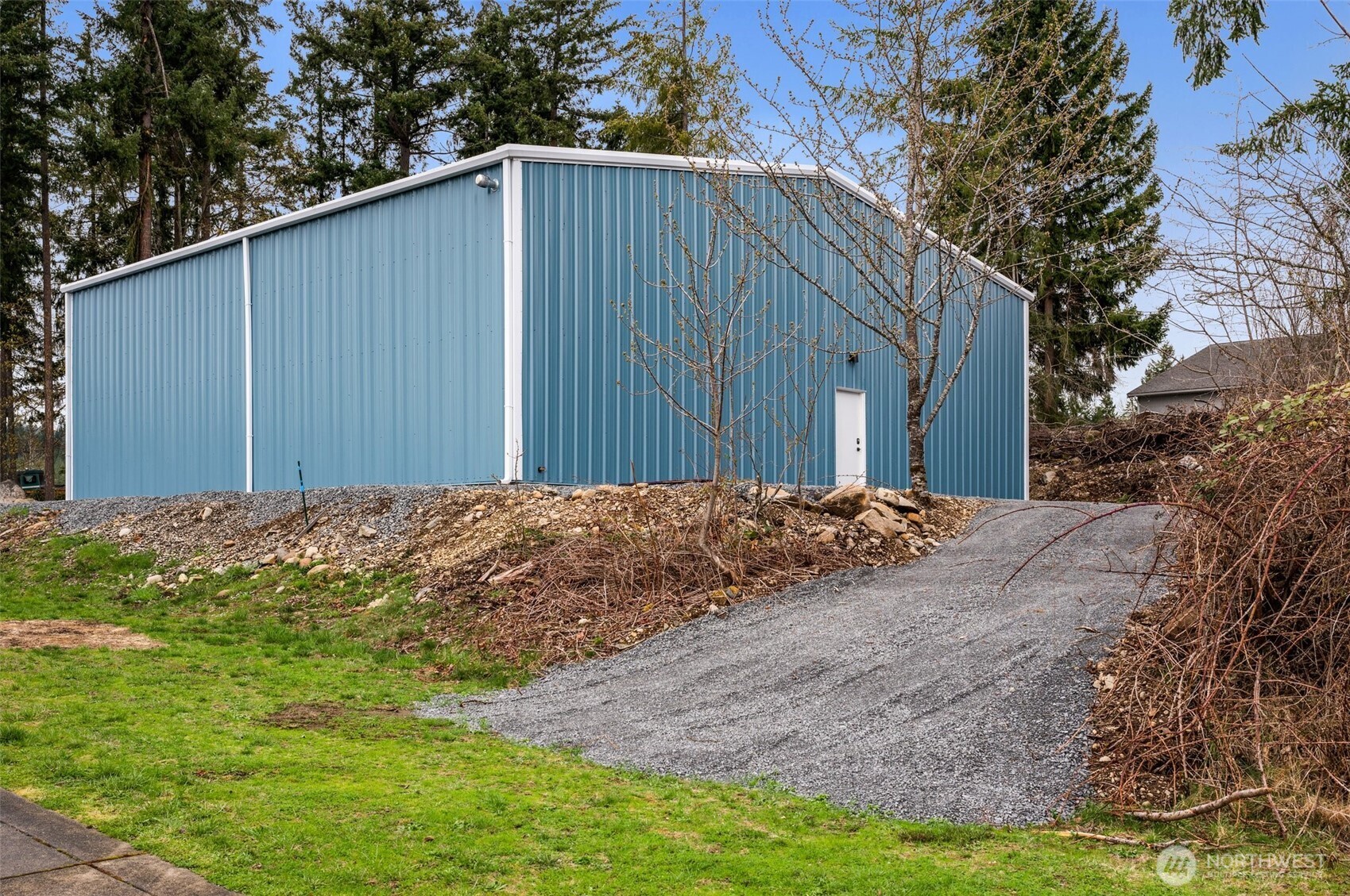 425 Jet Street Property Photo 3