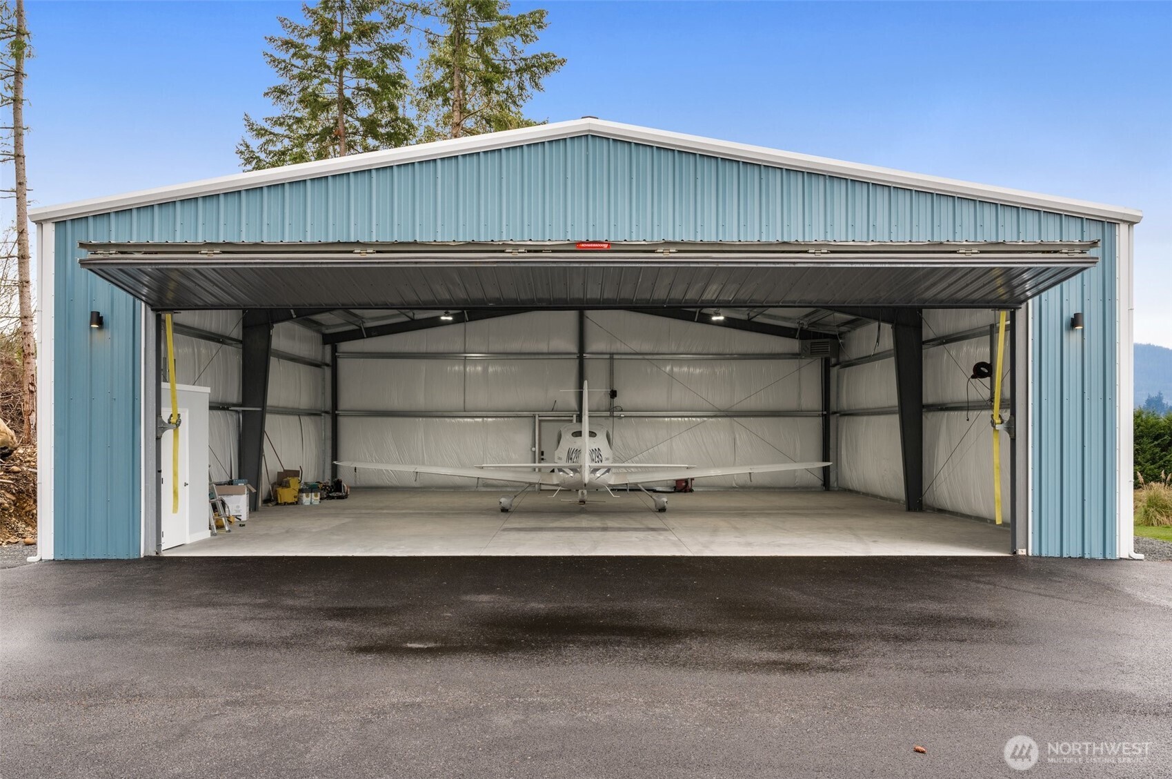 425 Jet Street Property Photo 4