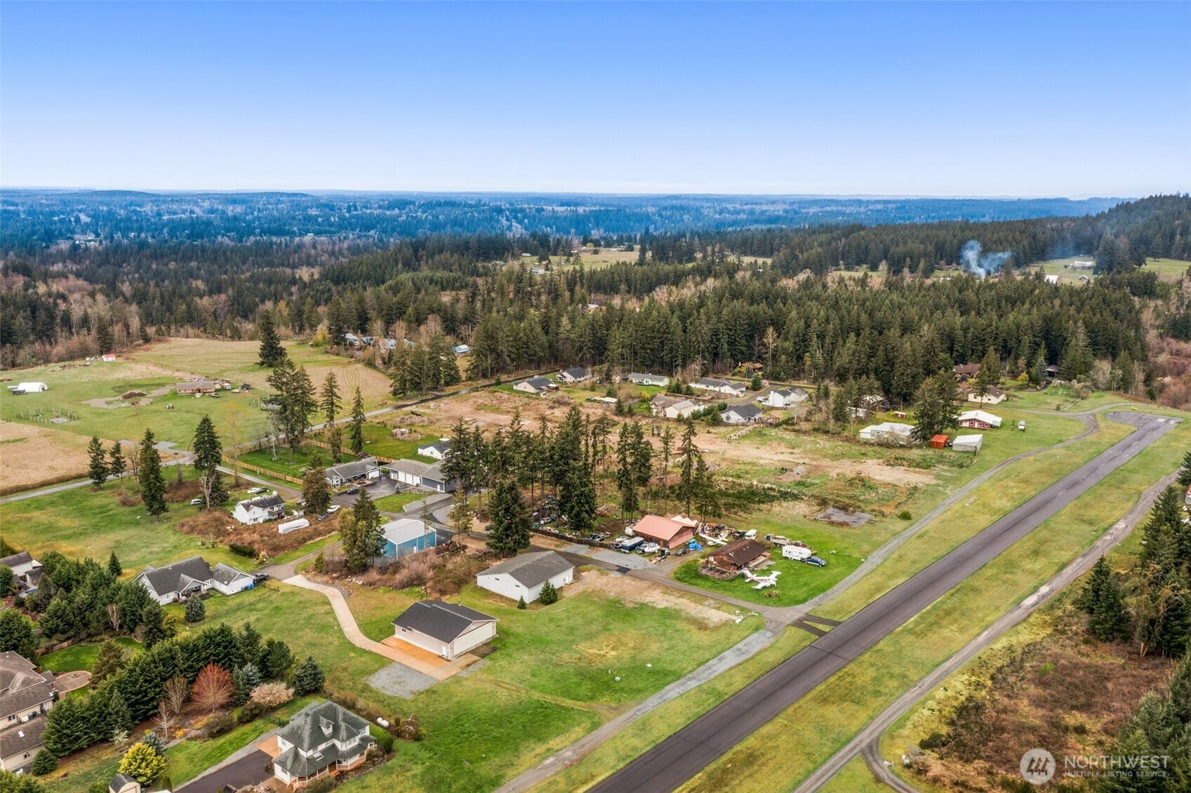 425 Jet Street Property Photo 8