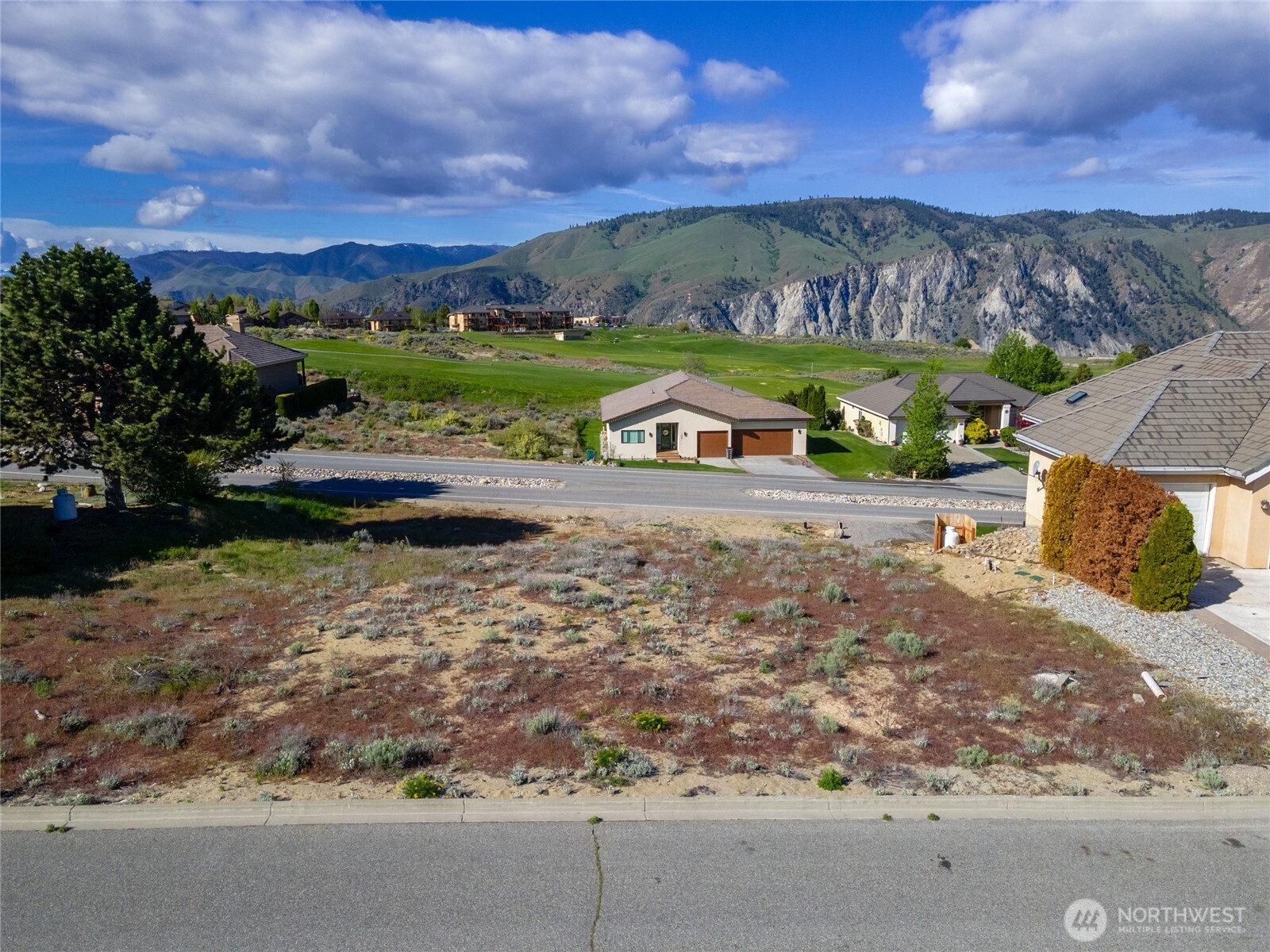307 Desert View Place Property Photo 5