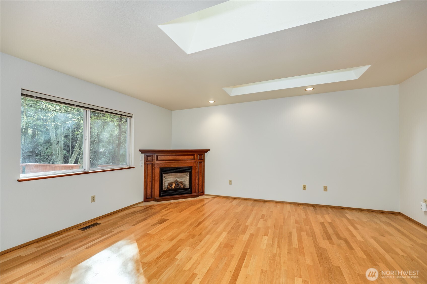 222 Foxfield Drive Property Photo 7