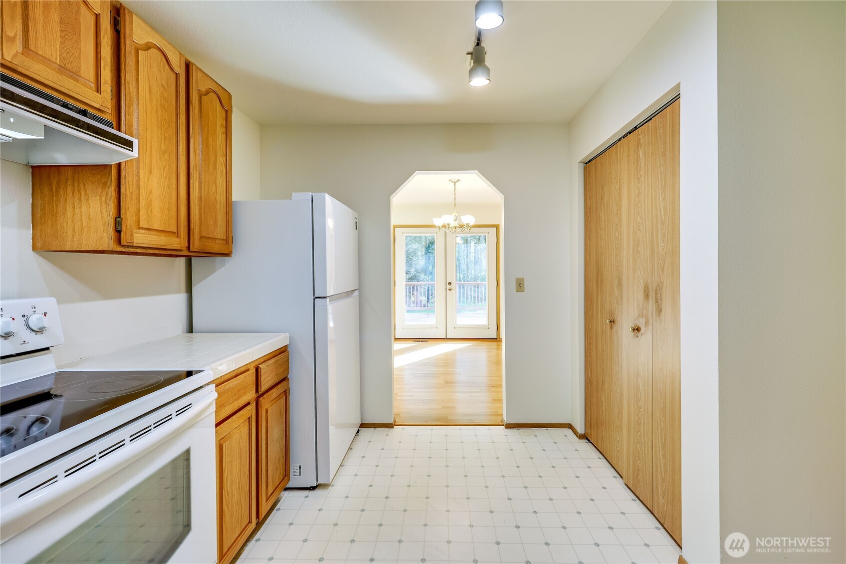 222 Foxfield Drive Property Photo 14