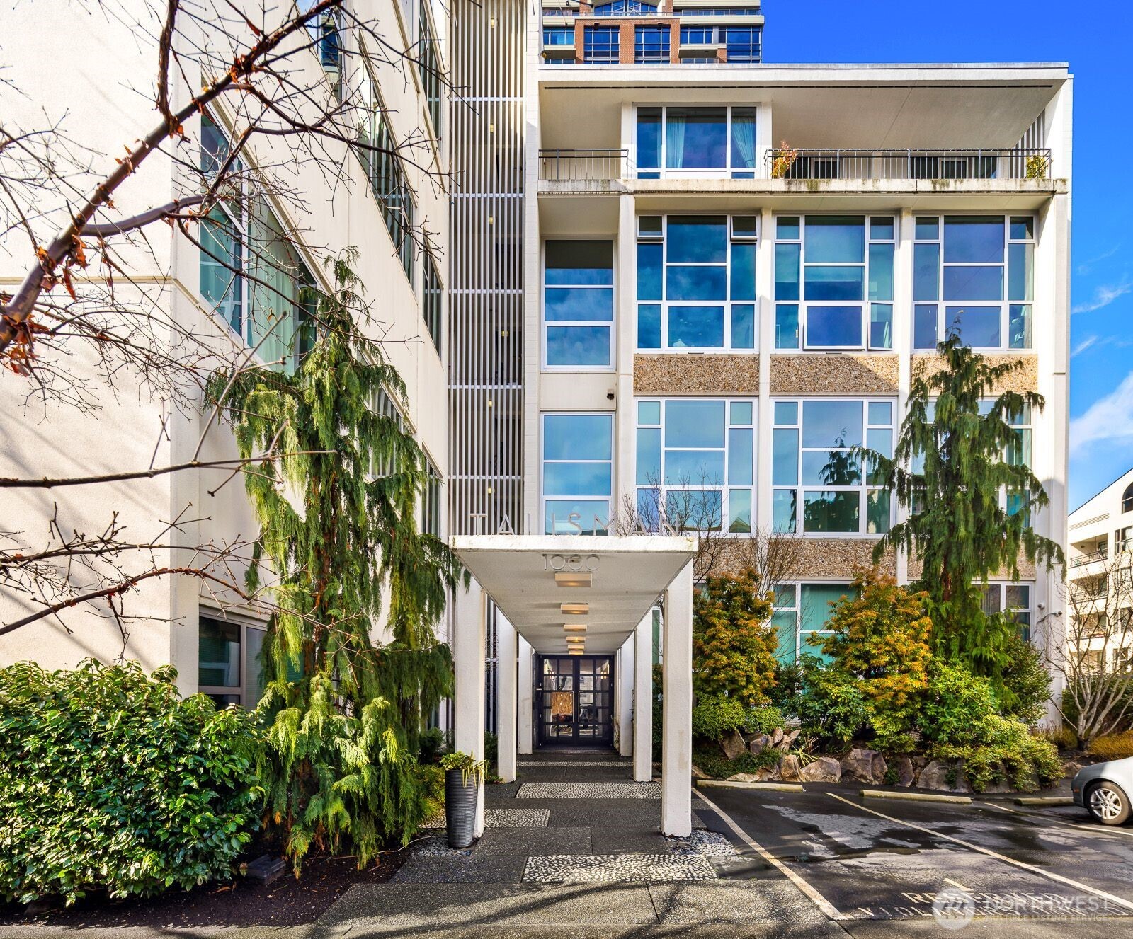 1000 Union Street 417 Property Photo 1
