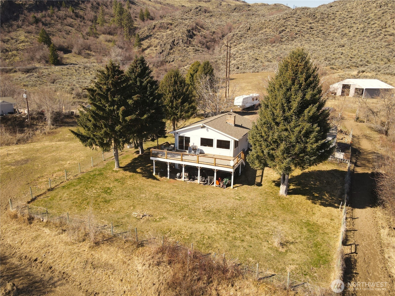 81 B Golden Road Property Photo