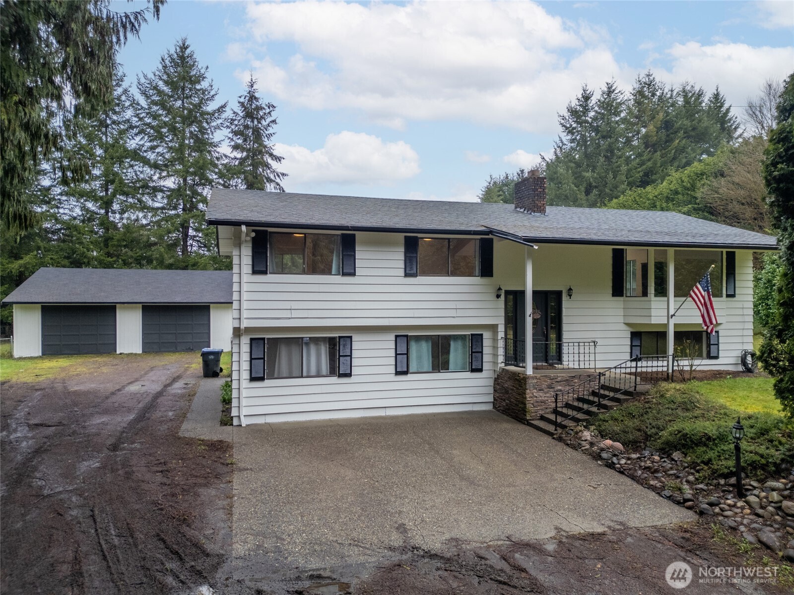 41 Meadowood Drive Property Photo