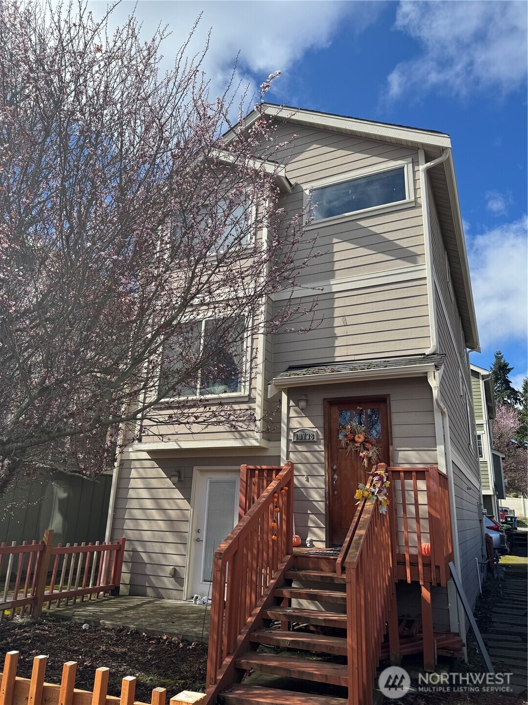 10738 Whitman Avenue Property Photo