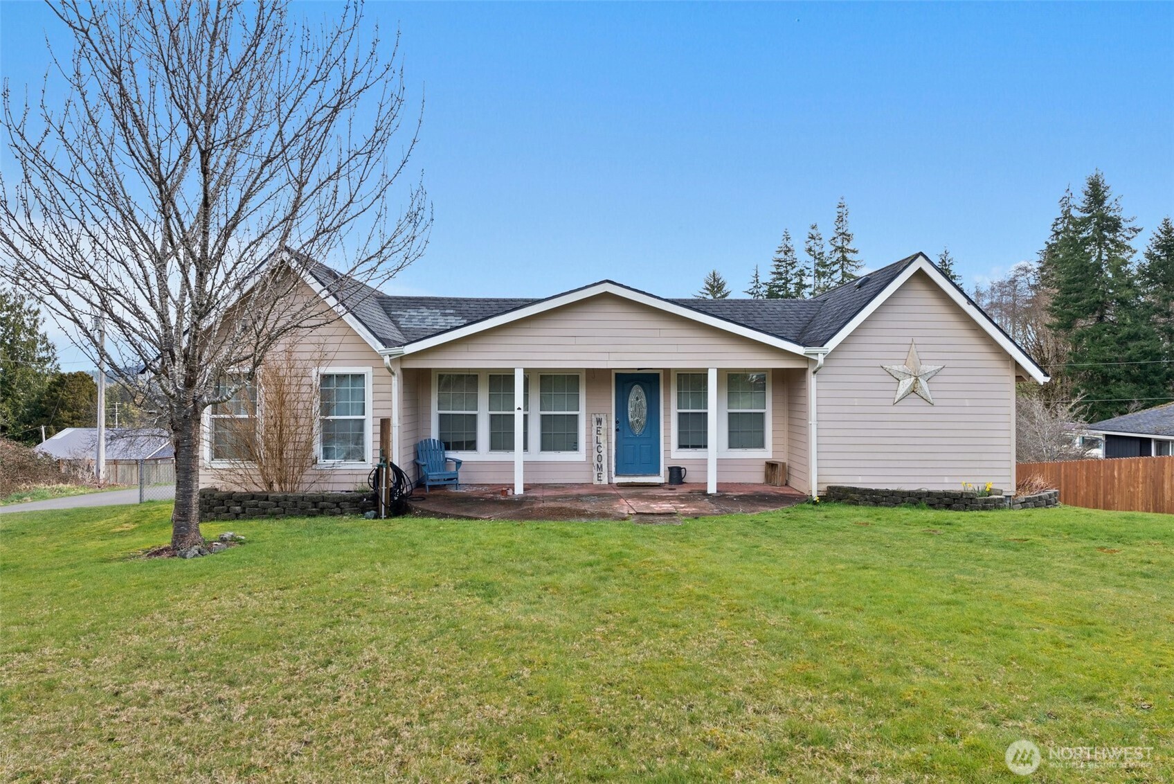 907 Bradford Street Property Photo