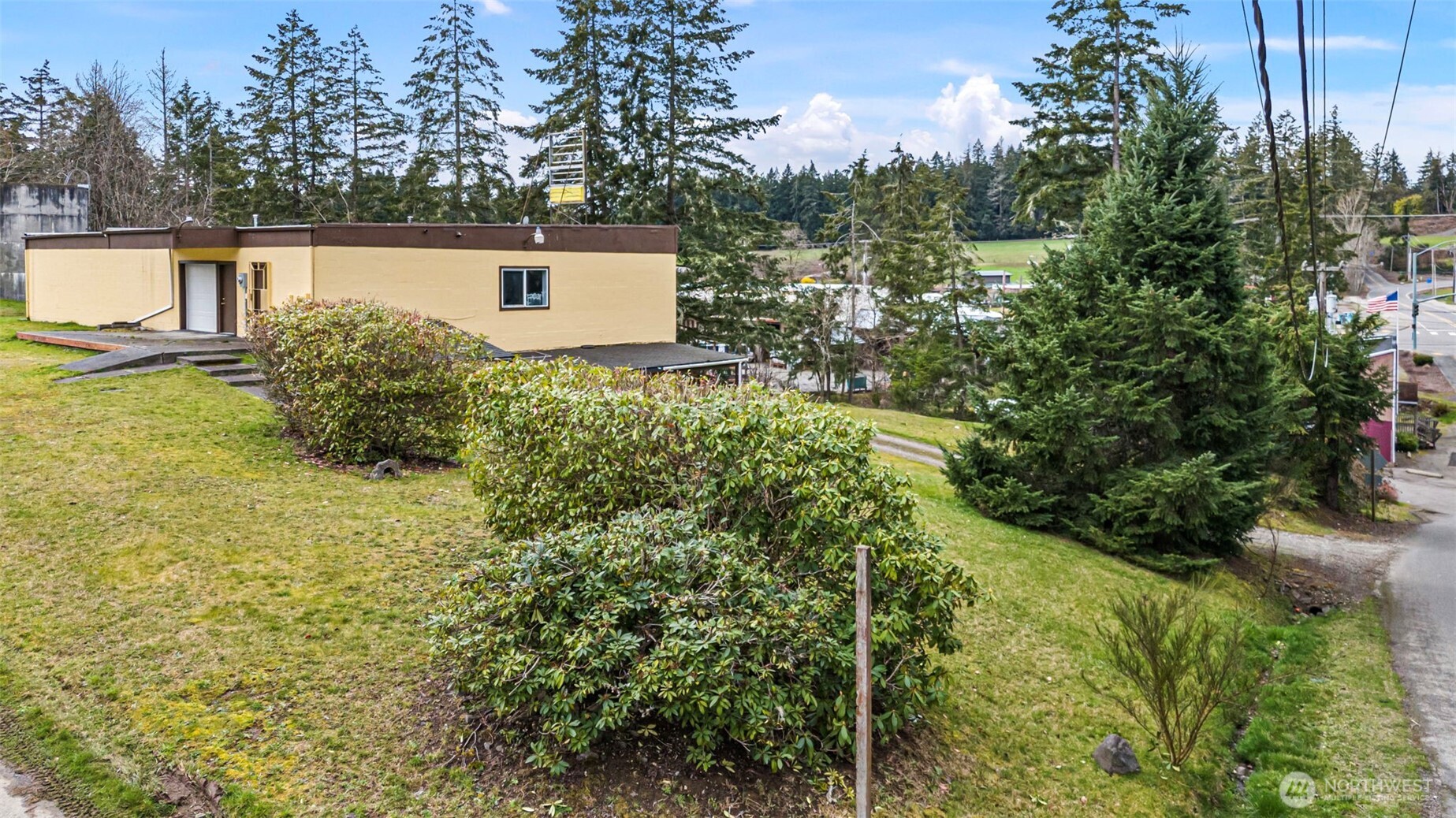 15420 92nd Street Property Photo 2