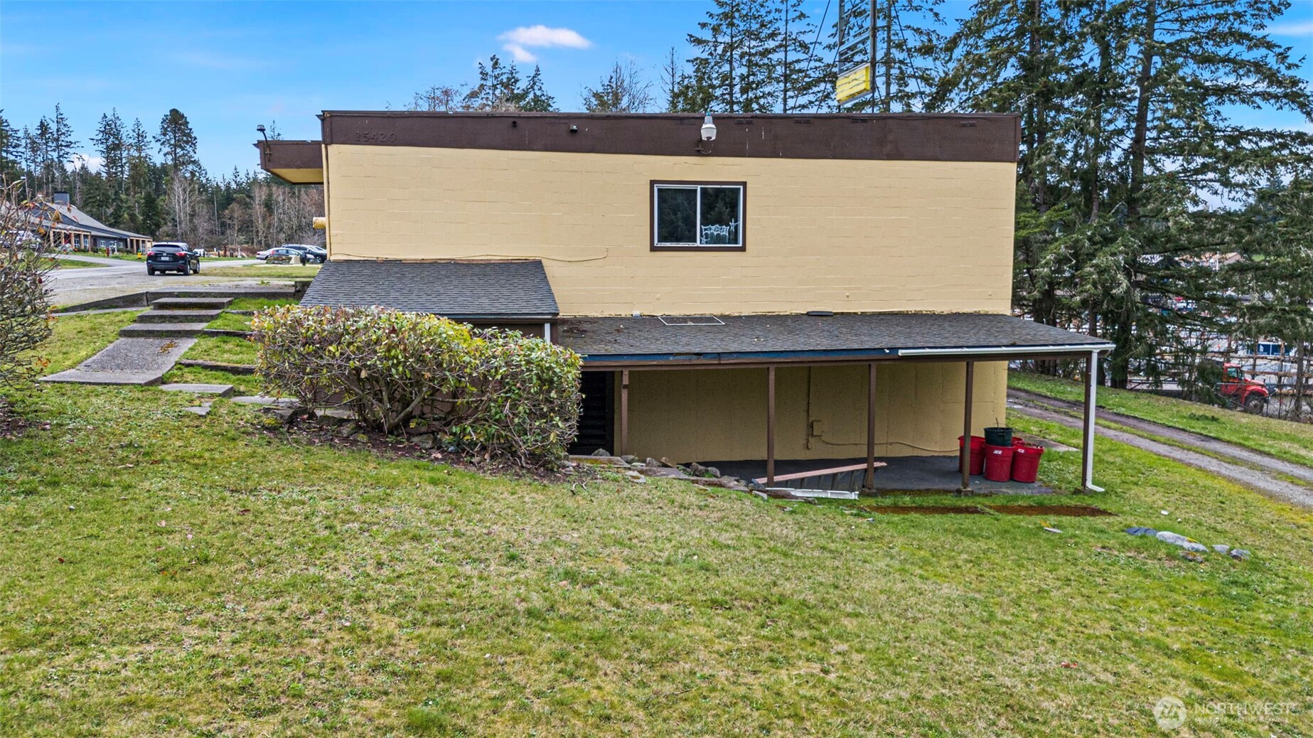 15420 92nd Street Property Photo 5