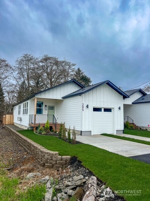 211 W Harriman Street Property Photo
