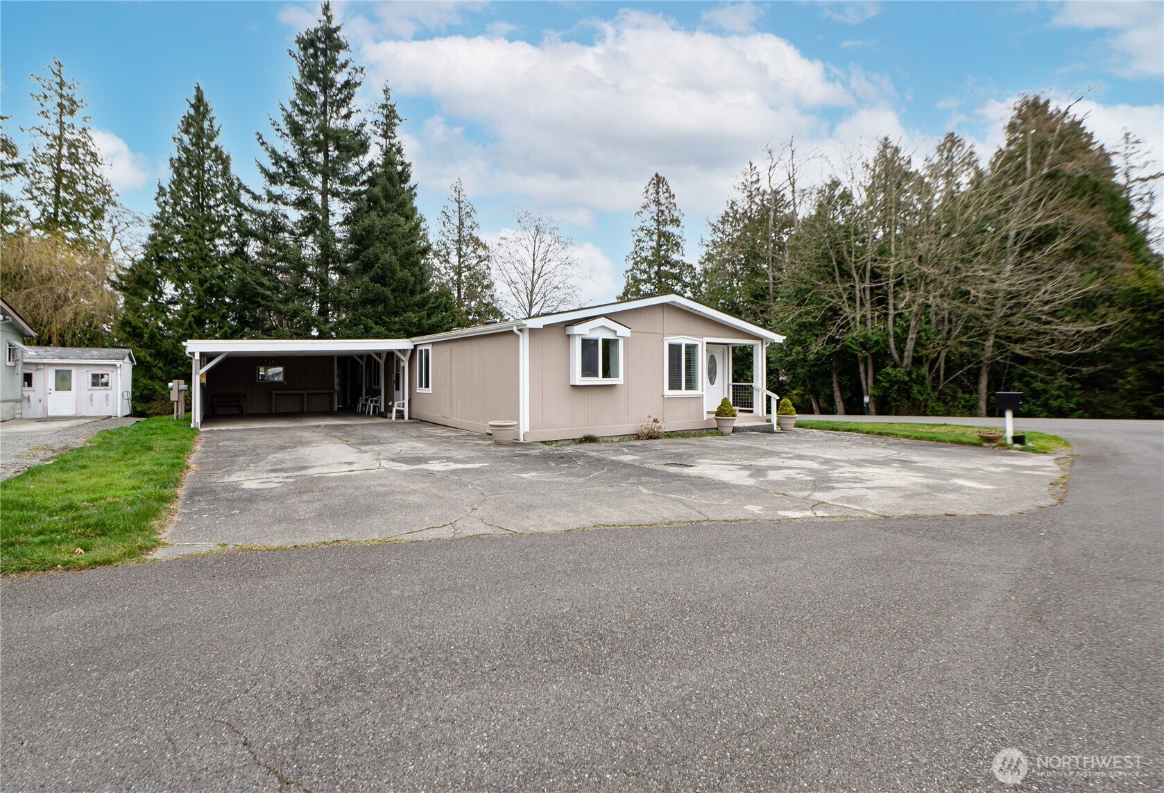 5716 Salish Road Property Photo