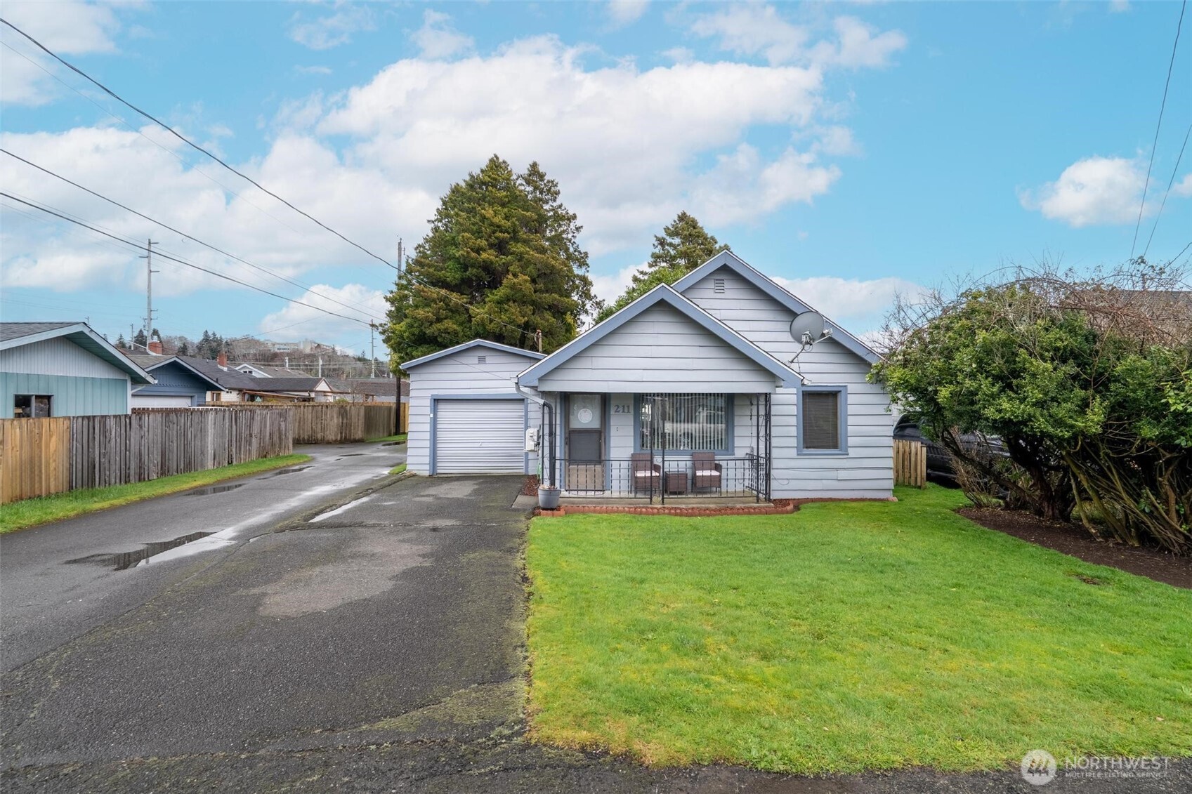 211 30th St Property Photo 5