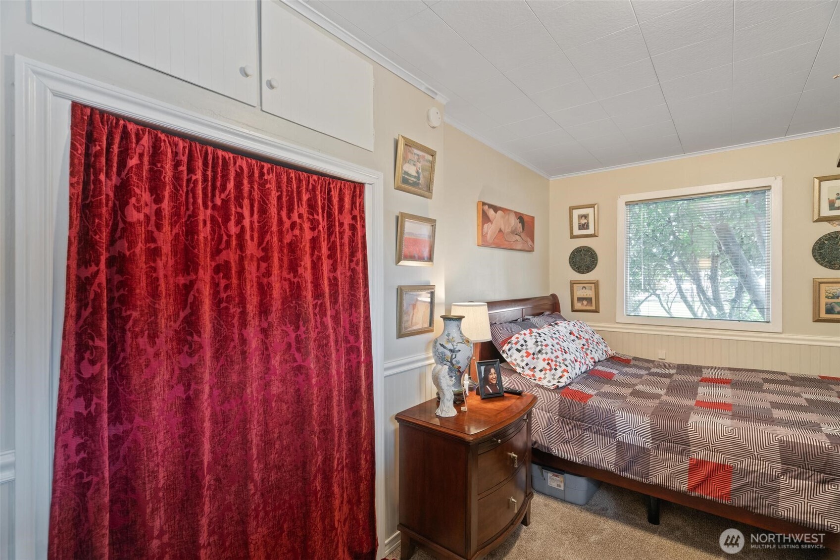 211 30th St Property Photo 17