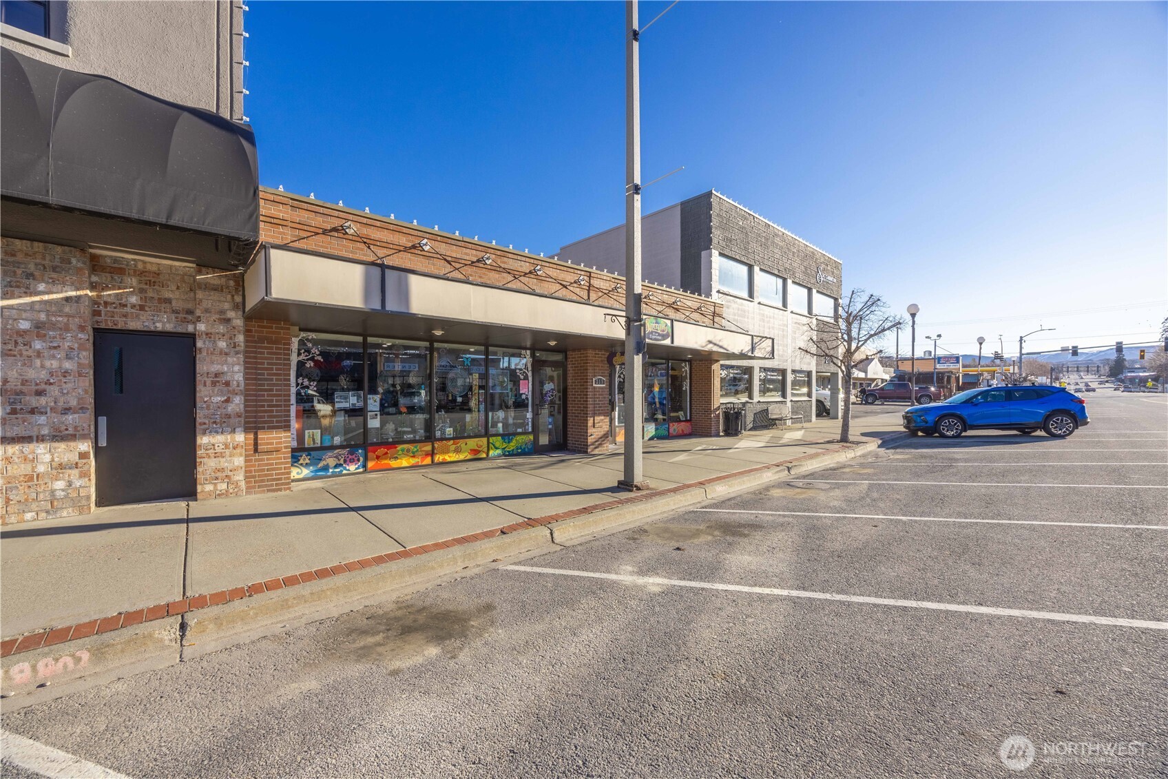 213 E Woodin Avenue A Property Photo 2
