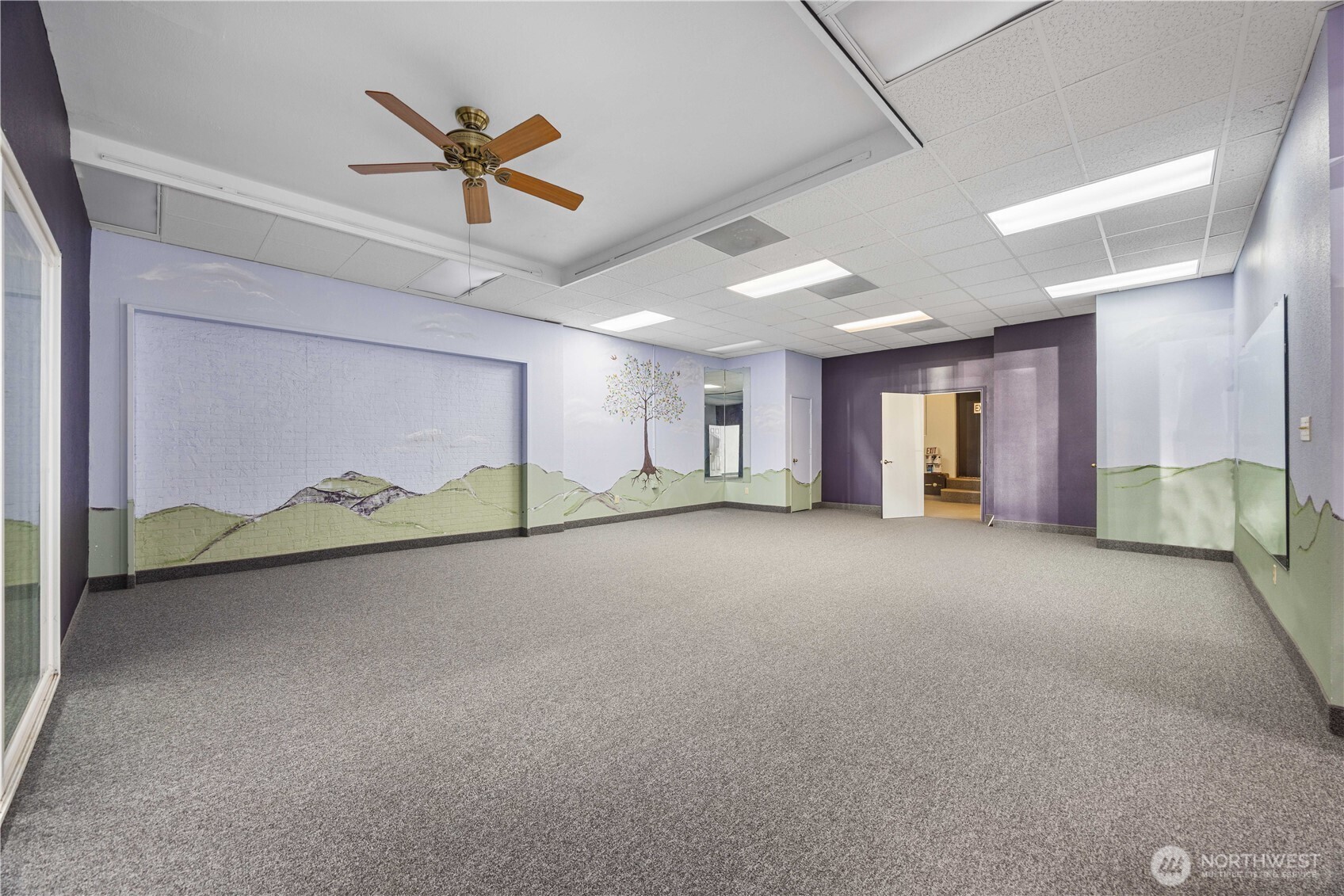 213 E Woodin Avenue A Property Photo 6