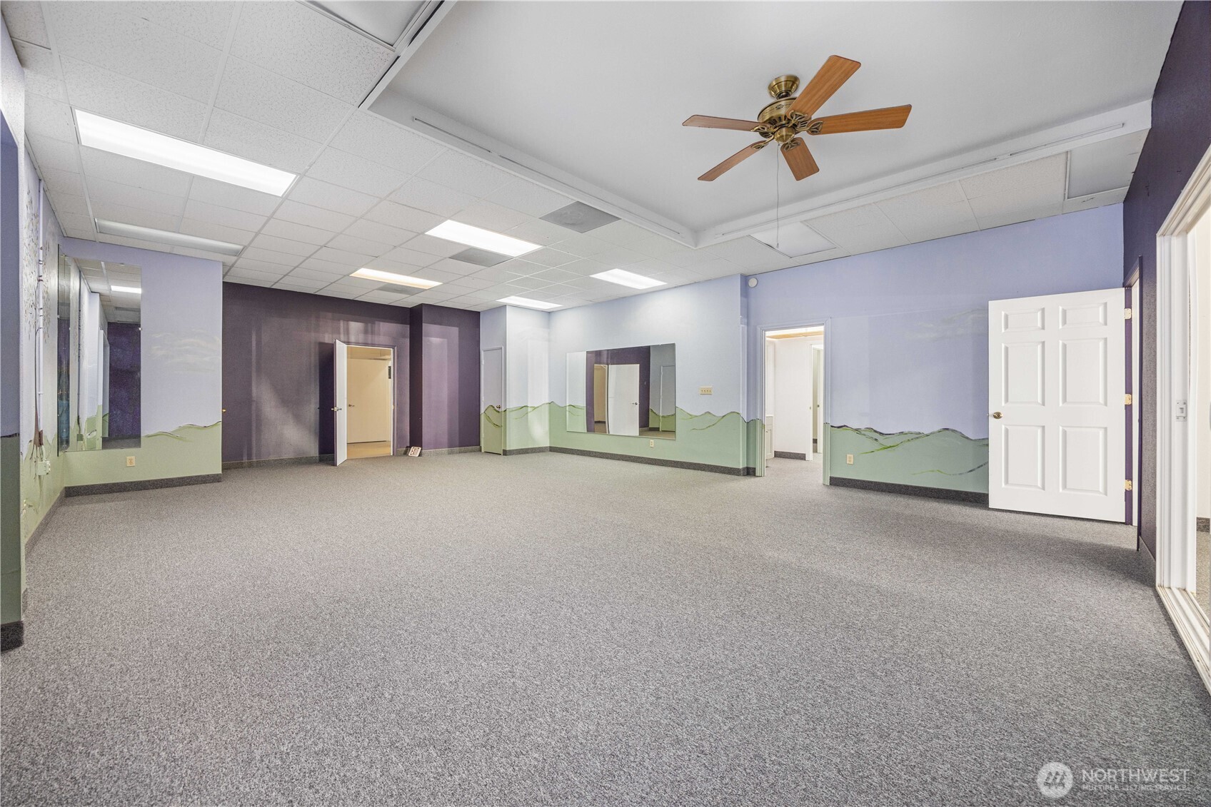 213 E Woodin Avenue A Property Photo 7
