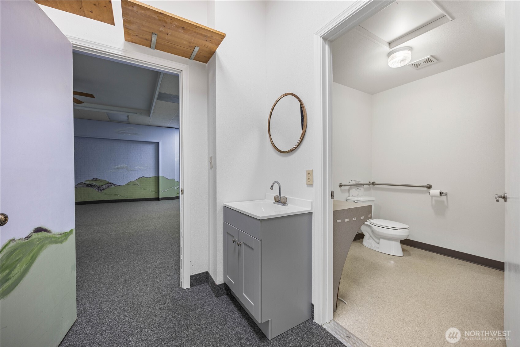213 E Woodin Avenue A Property Photo 11