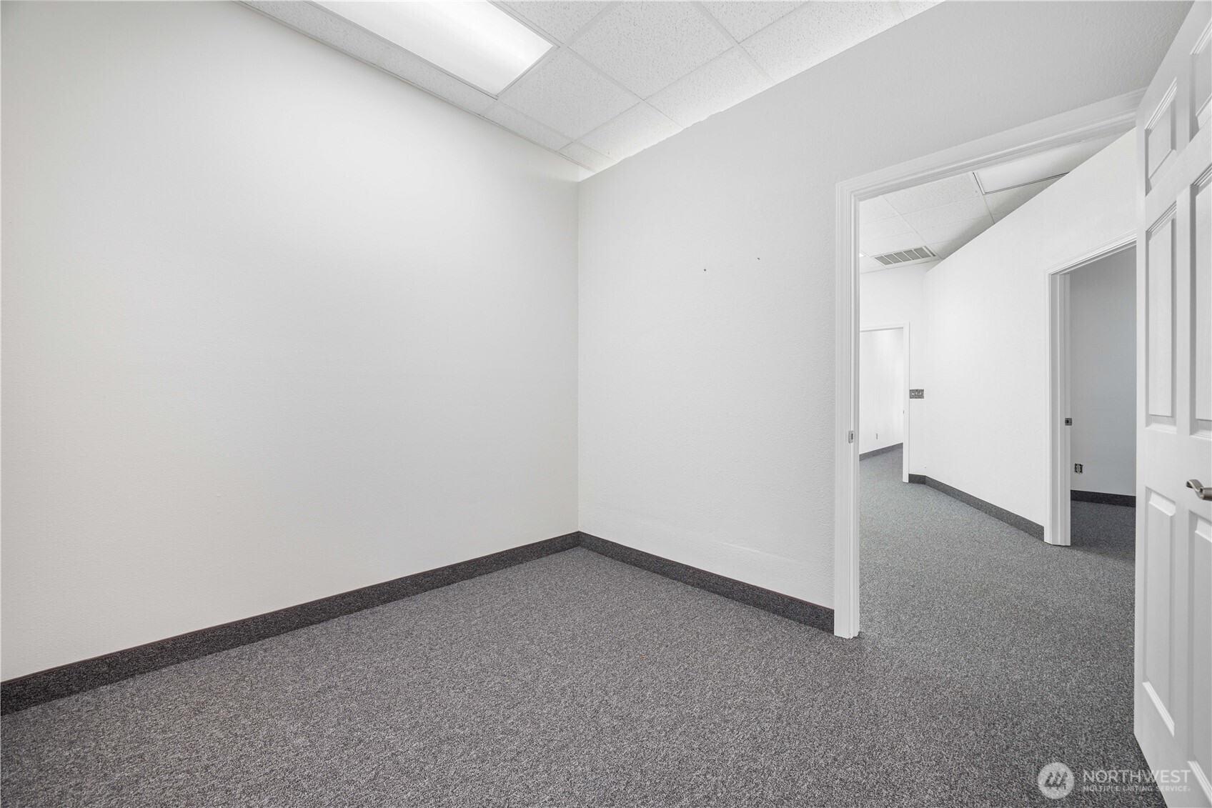 213 E Woodin Avenue A Property Photo 16