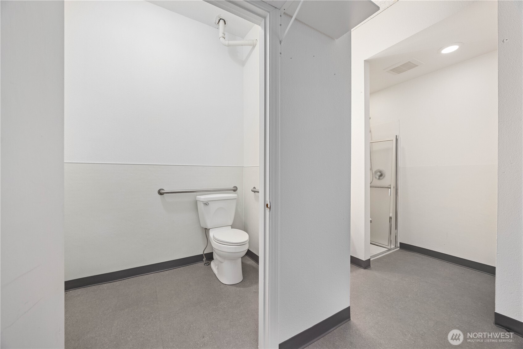 213 E Woodin Avenue A Property Photo 20