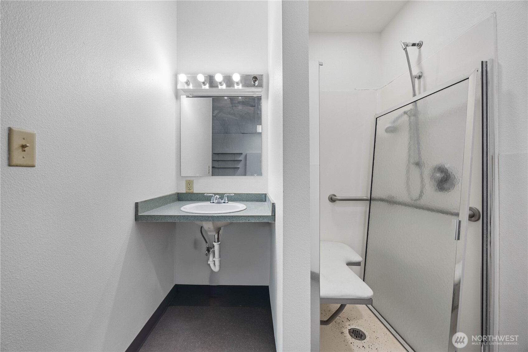 213 E Woodin Avenue A Property Photo 21