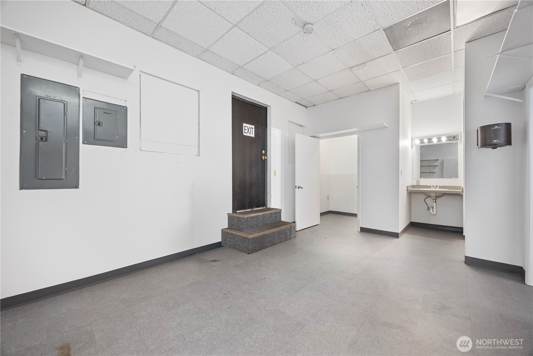 213 E Woodin Avenue A Property Photo 22