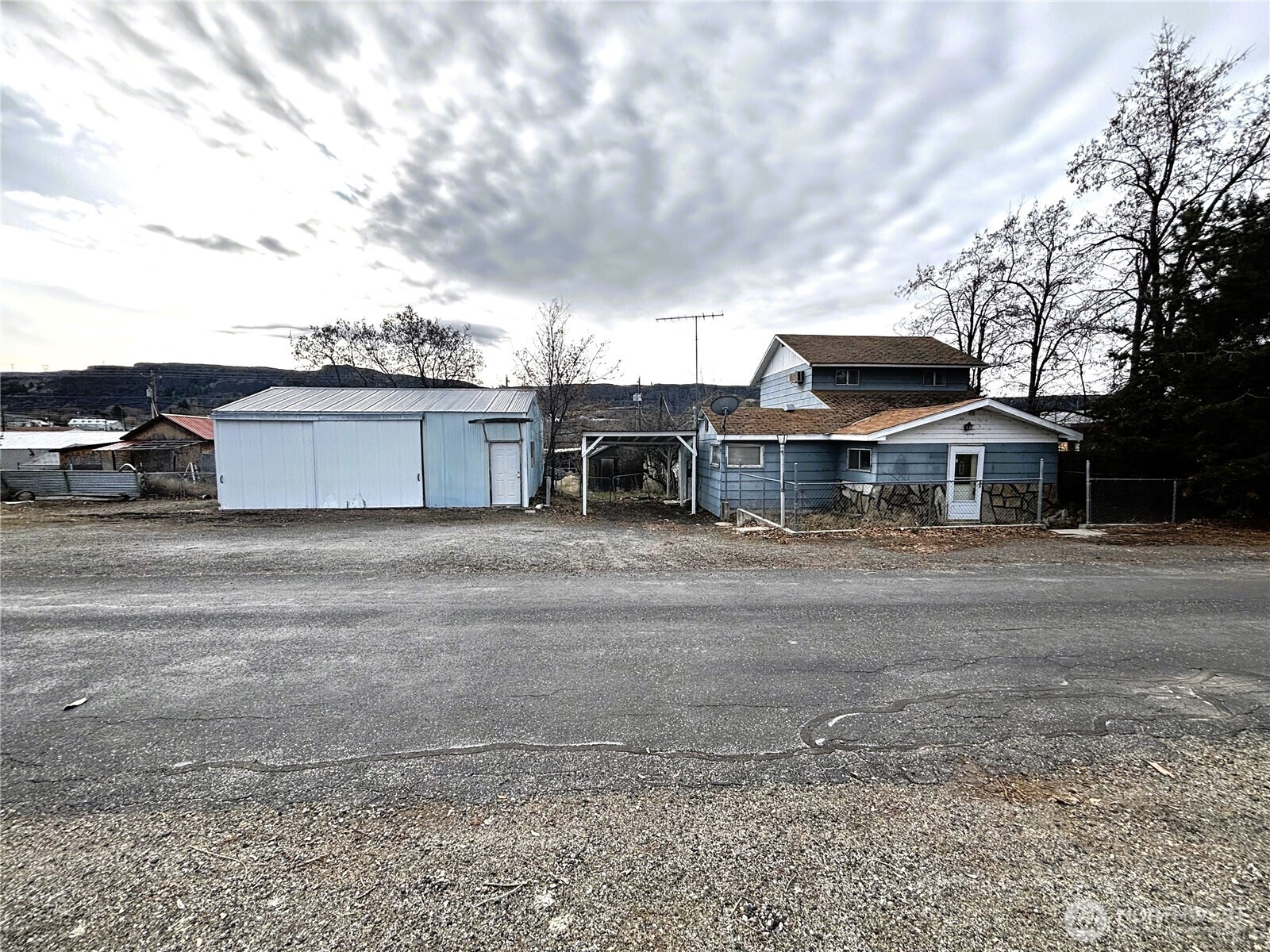 210 W Kelso Avenue Property Photo