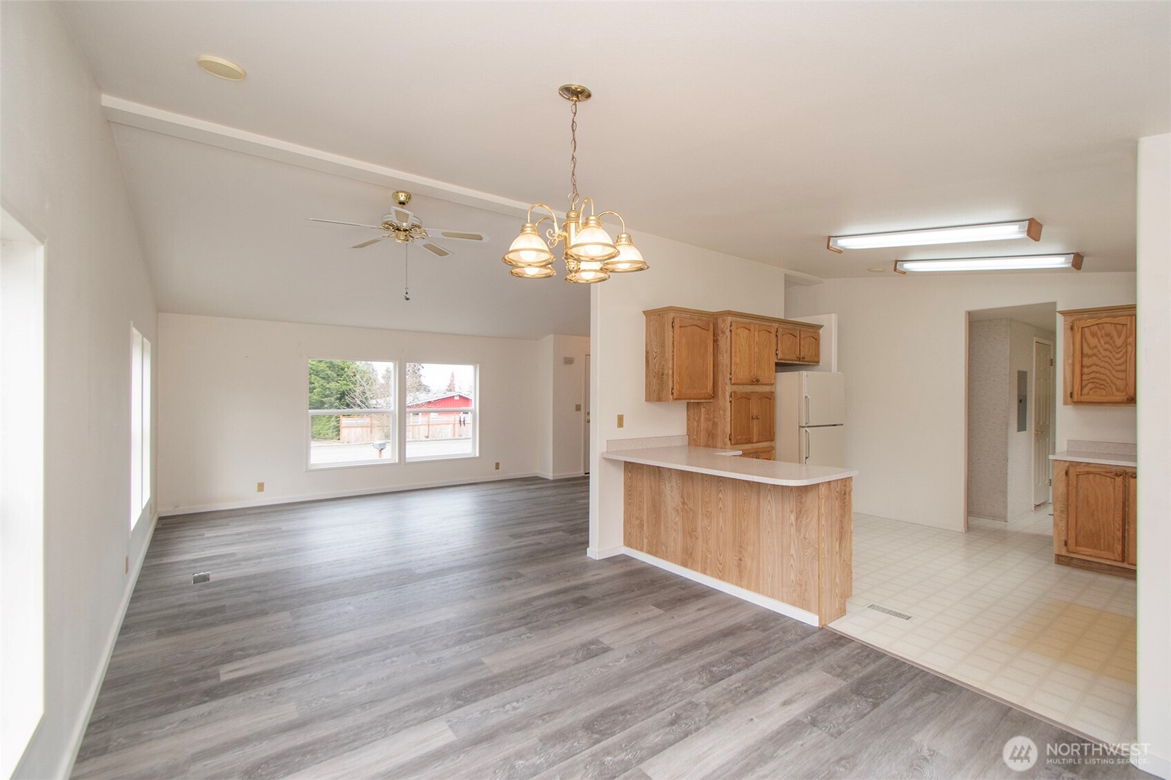 204 W Park Ave Property Photo 9