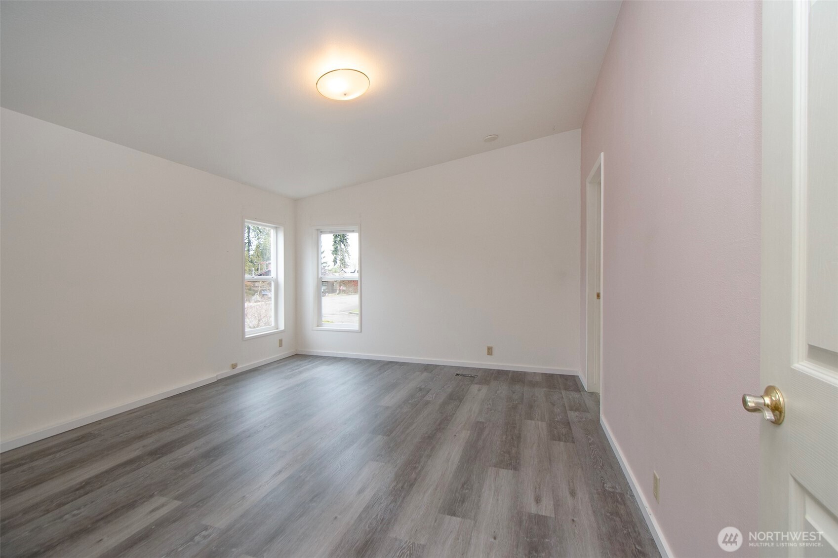 204 W Park Ave Property Photo 23