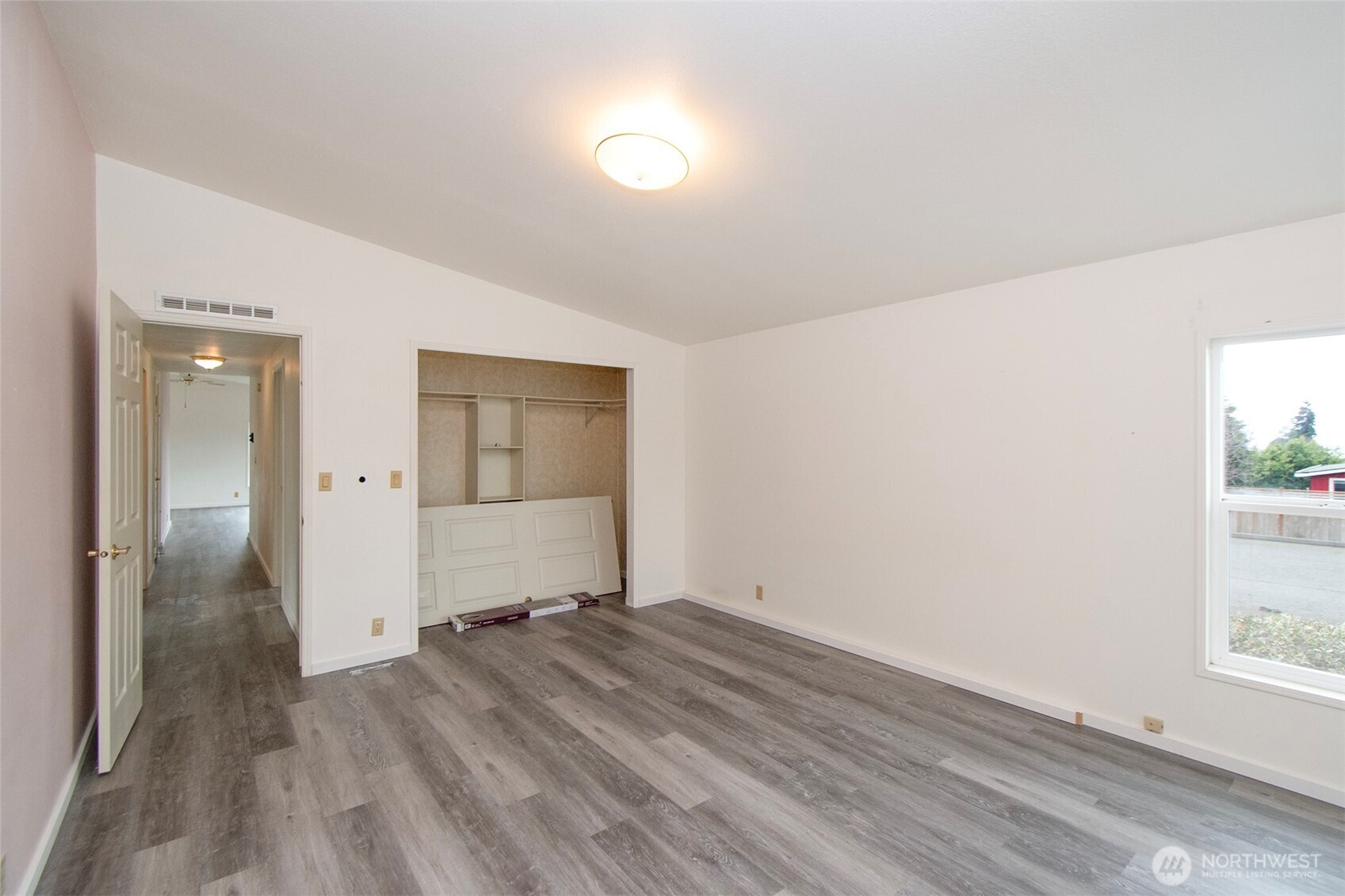 204 W Park Ave Property Photo 24