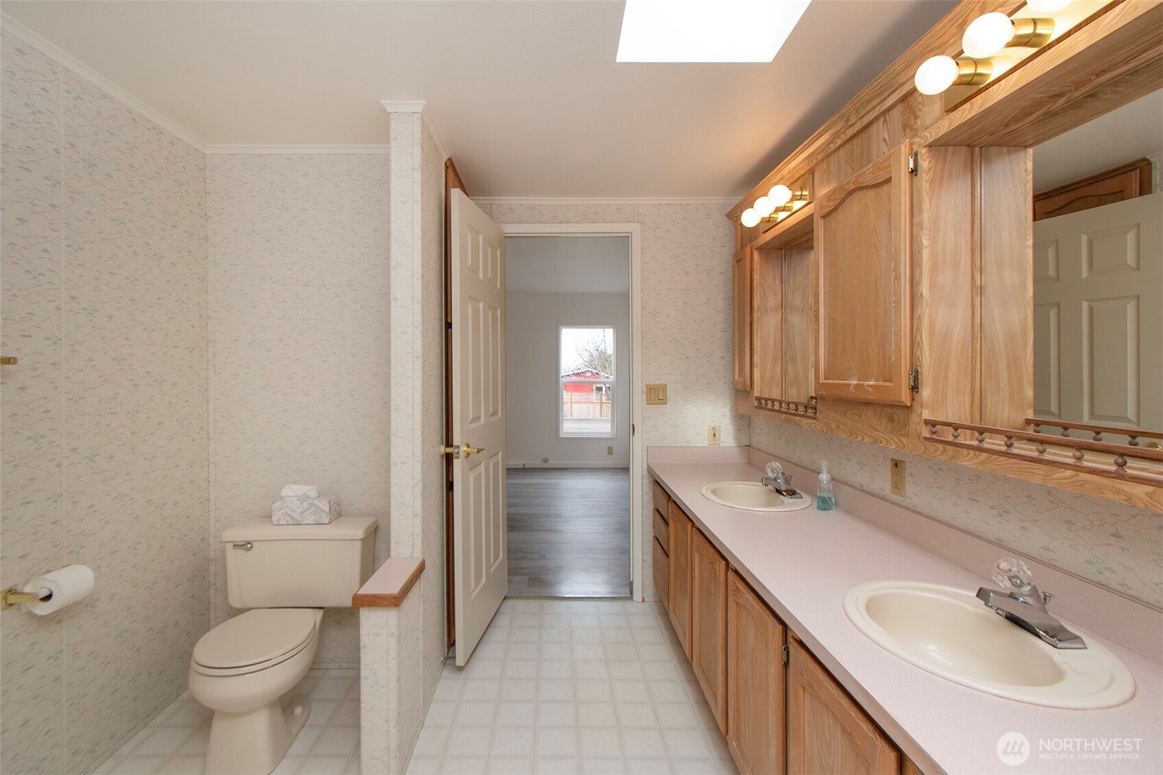 204 W Park Ave Property Photo 28