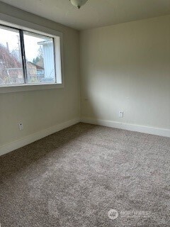 106 Nw Laurel Avenue Property Photo 4