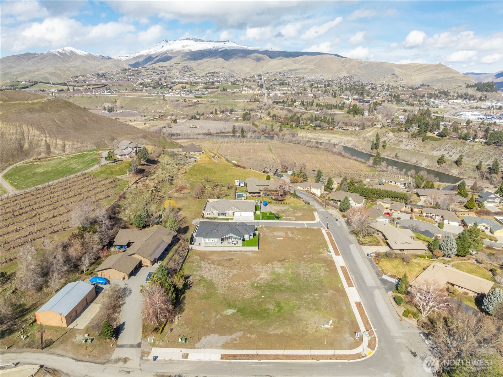 1808 North Road Property Photo 1