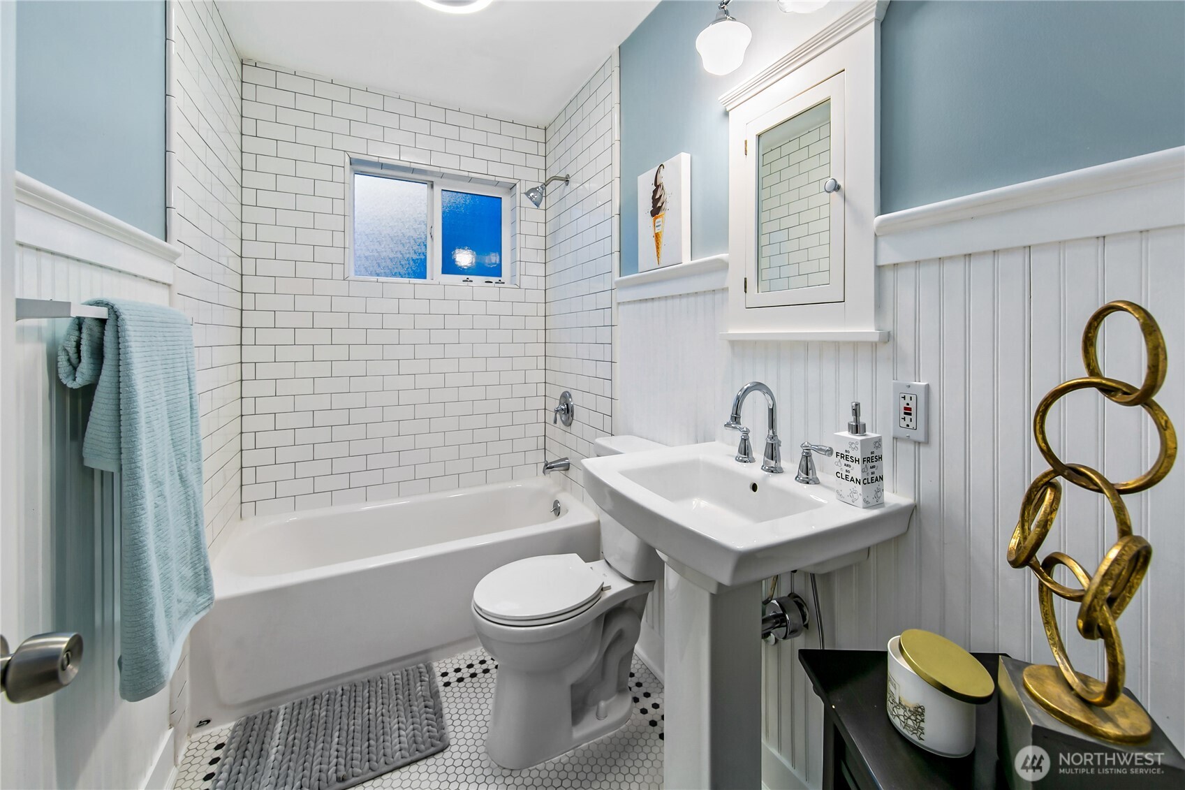 5606 25 Avenue Property Photo 9