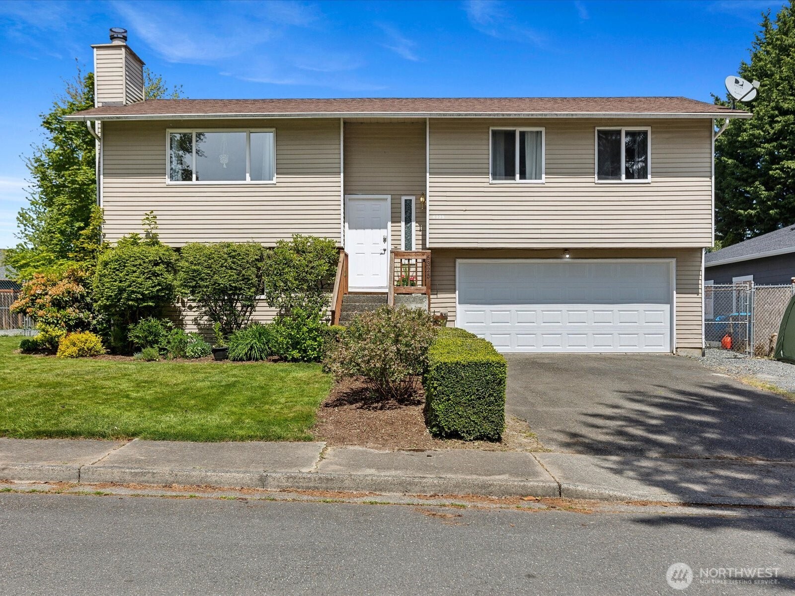 6325 95th Place Property Photo