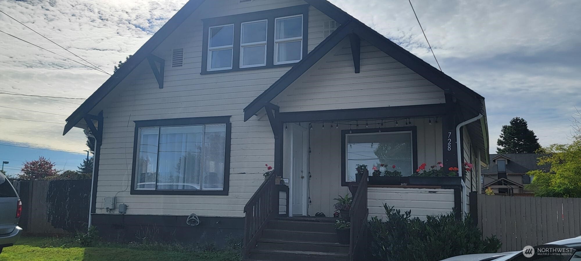 728 75 Street Property Photo 2