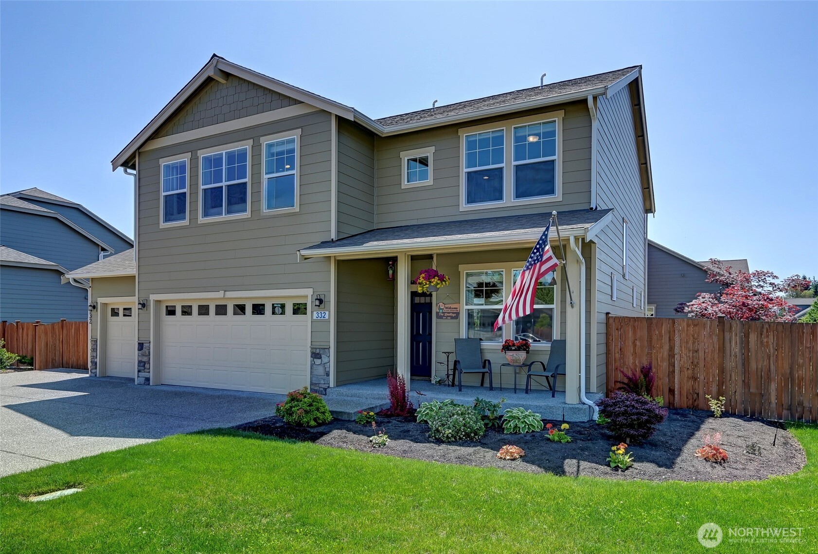 332 Cambridge Loop Property Photo 1