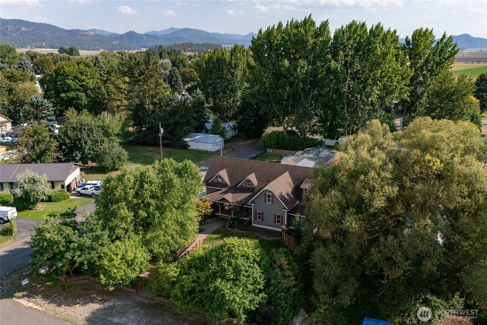 903 W King Ave Property Photo 3