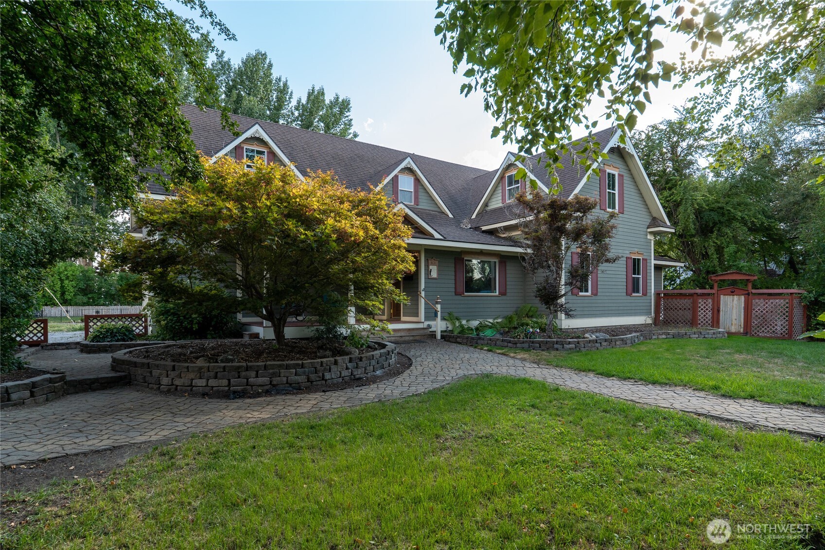 903 W King Ave Property Photo 7