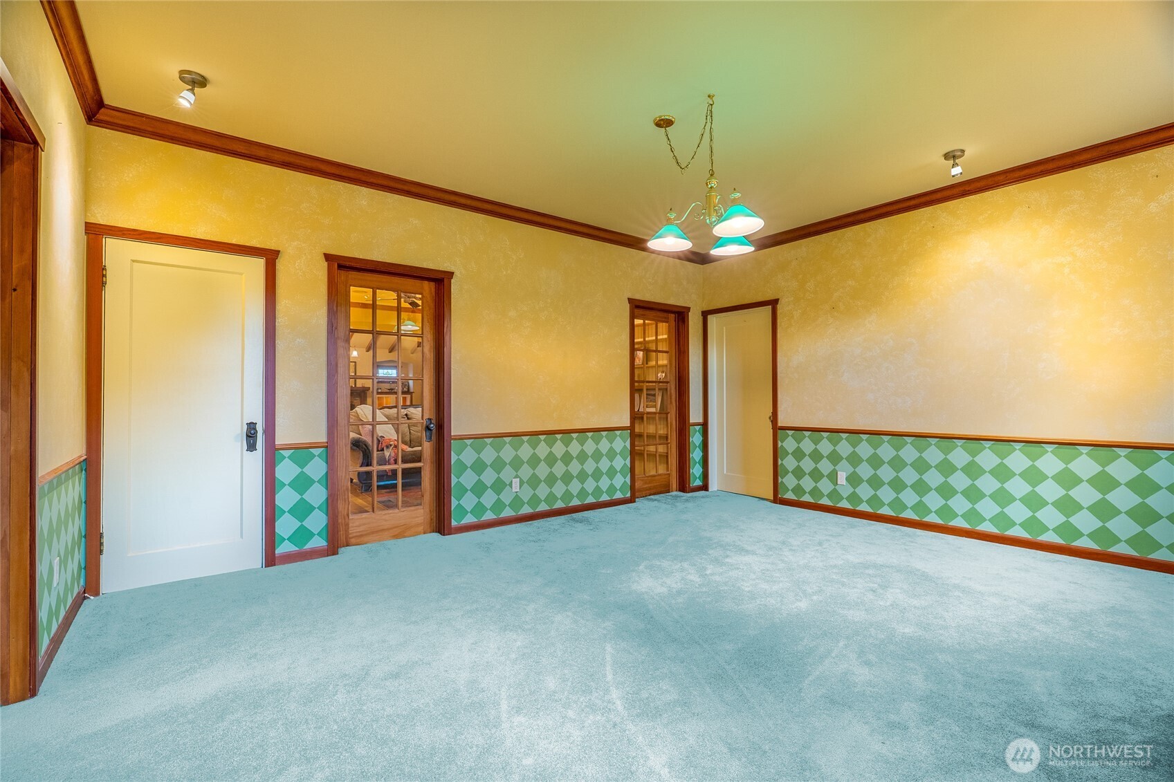 903 W King Ave Property Photo 27