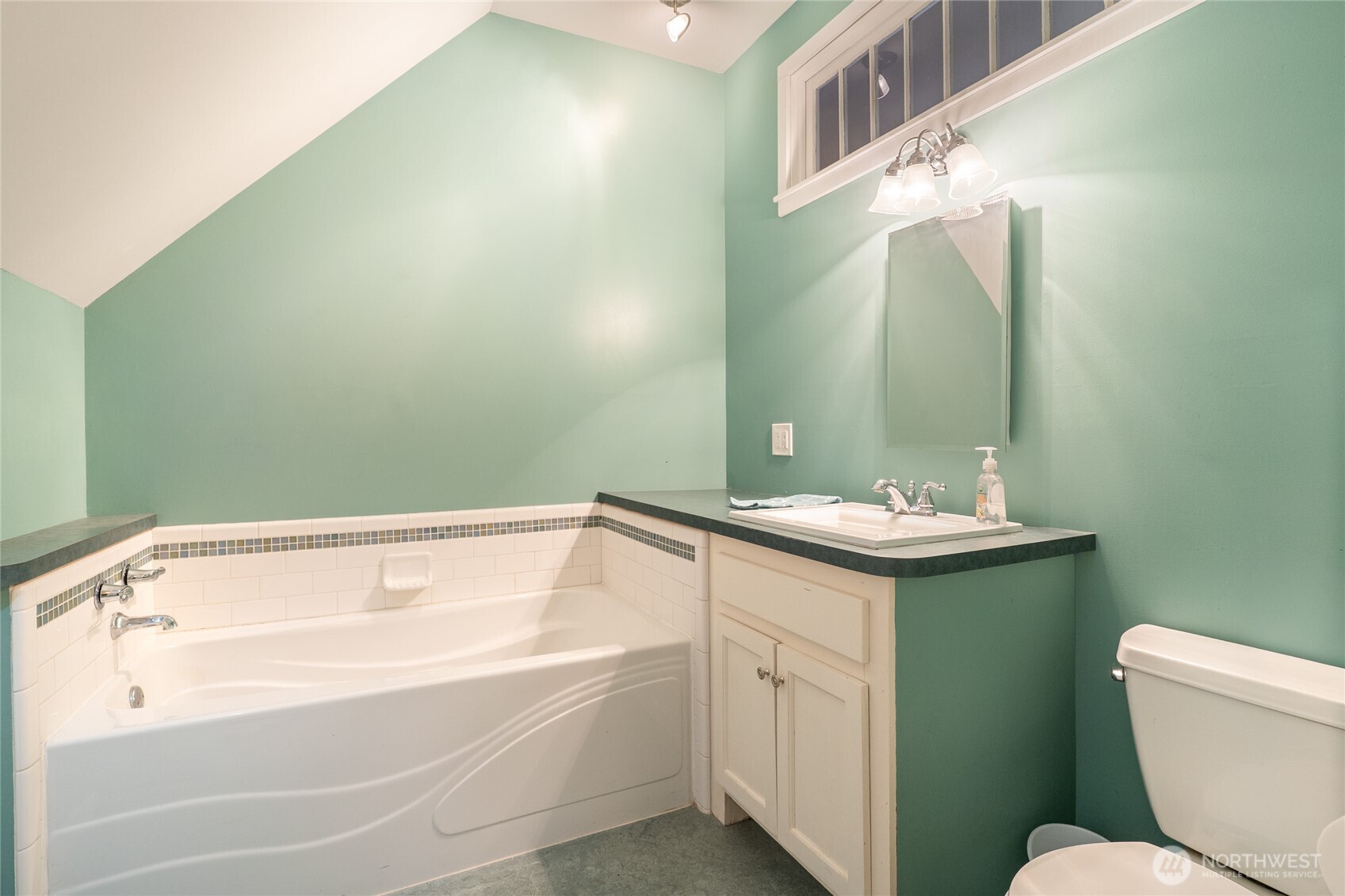 903 W King Ave Property Photo 32