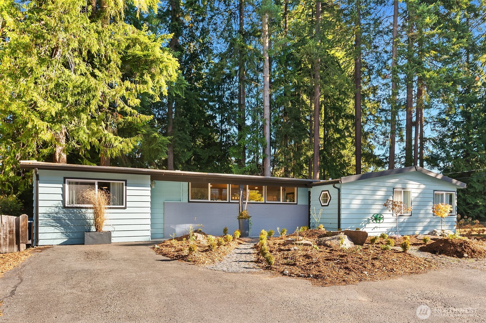 771 Edmonds Way Property Photo