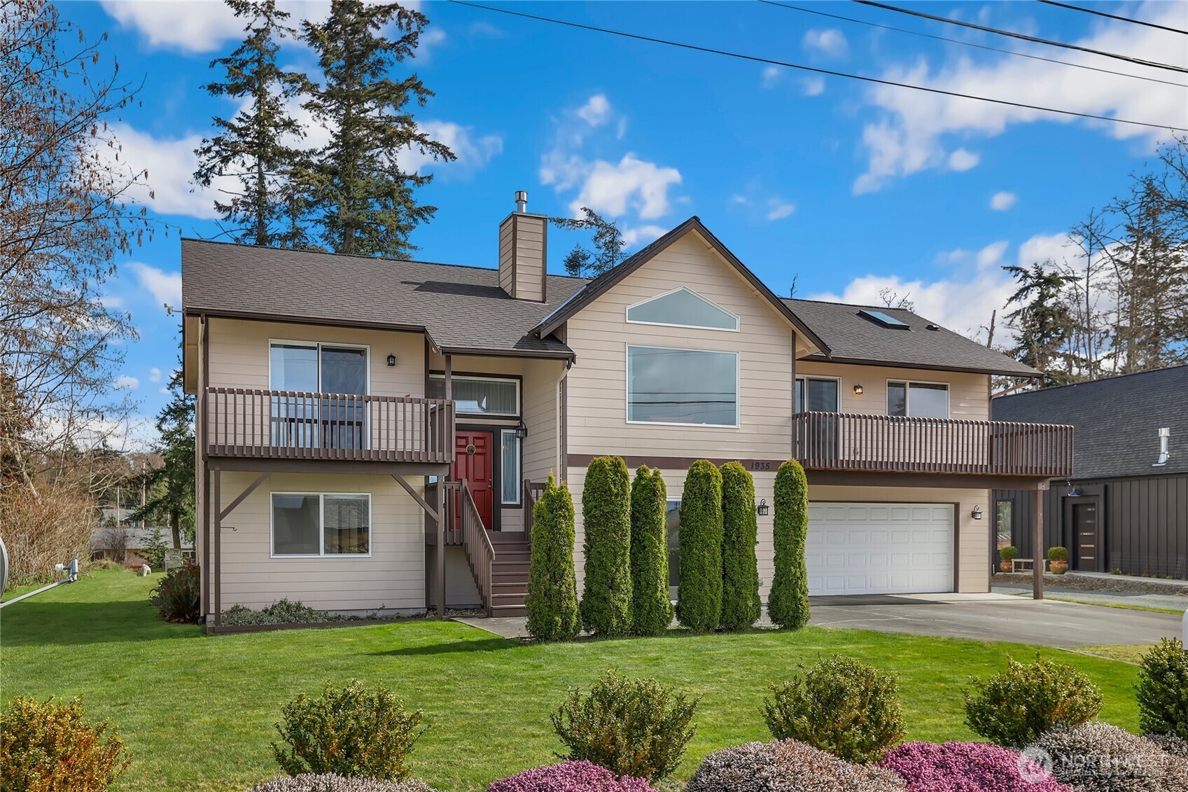 1935 Pinecrest Avenue Property Photo