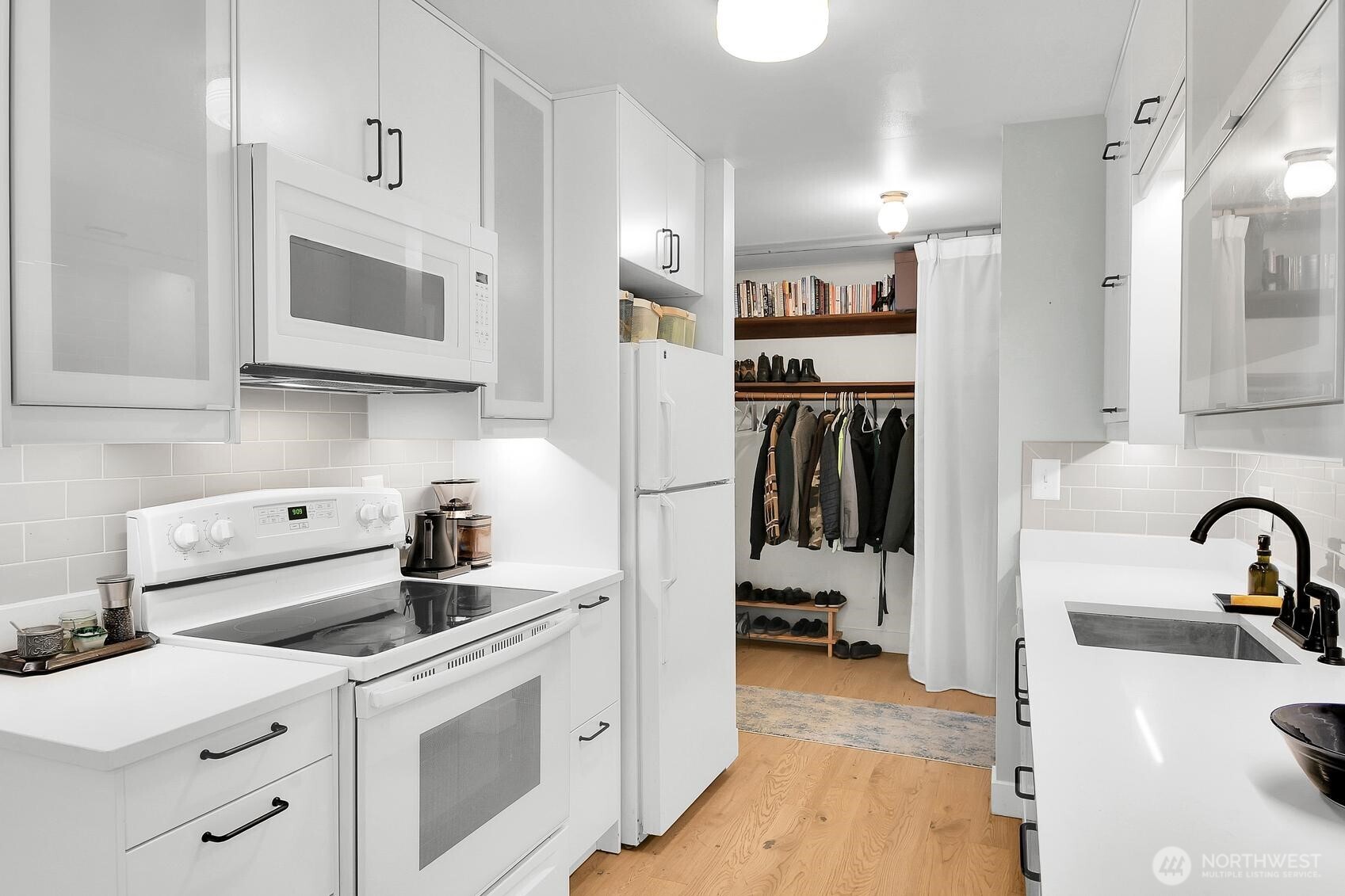 75 E Lynn Street 202 Property Photo 5