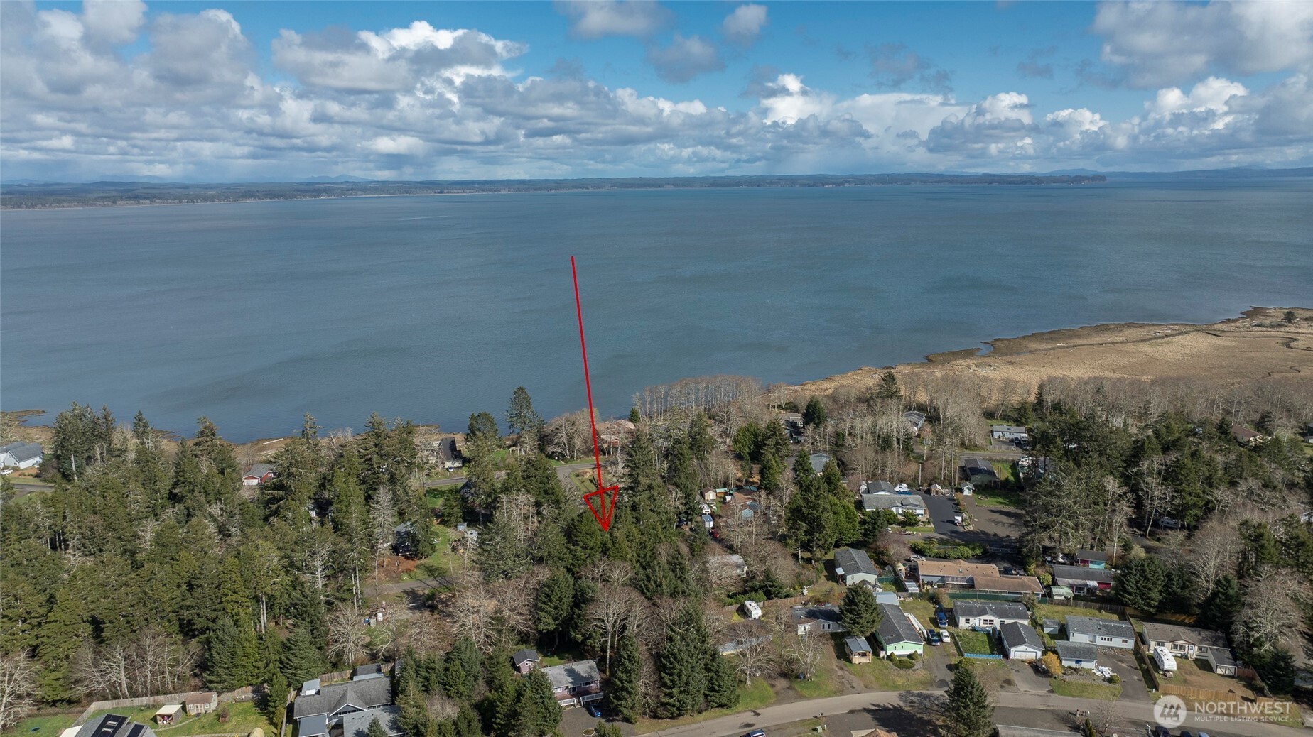 699 & 701 Chenois Avenue Property Photo 3
