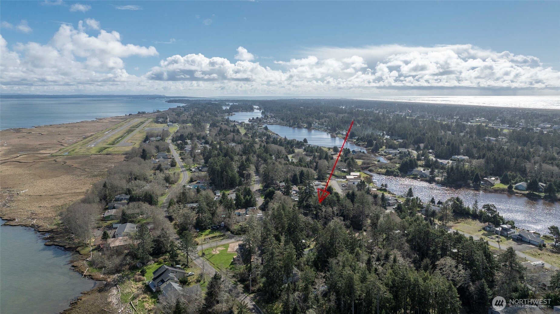 699 & 701 Chenois Avenue Property Photo 18
