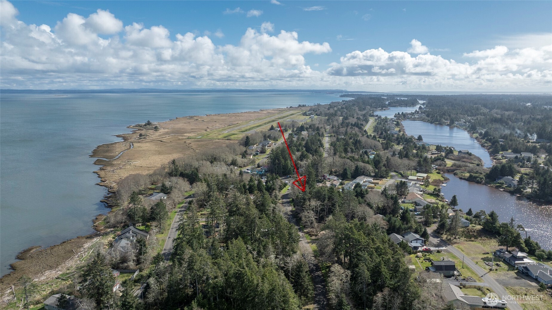 699 & 701 Chenois Avenue Property Photo 19