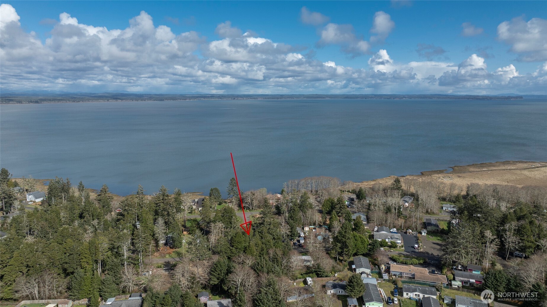 699 & 701 Chenois Avenue Property Photo 20