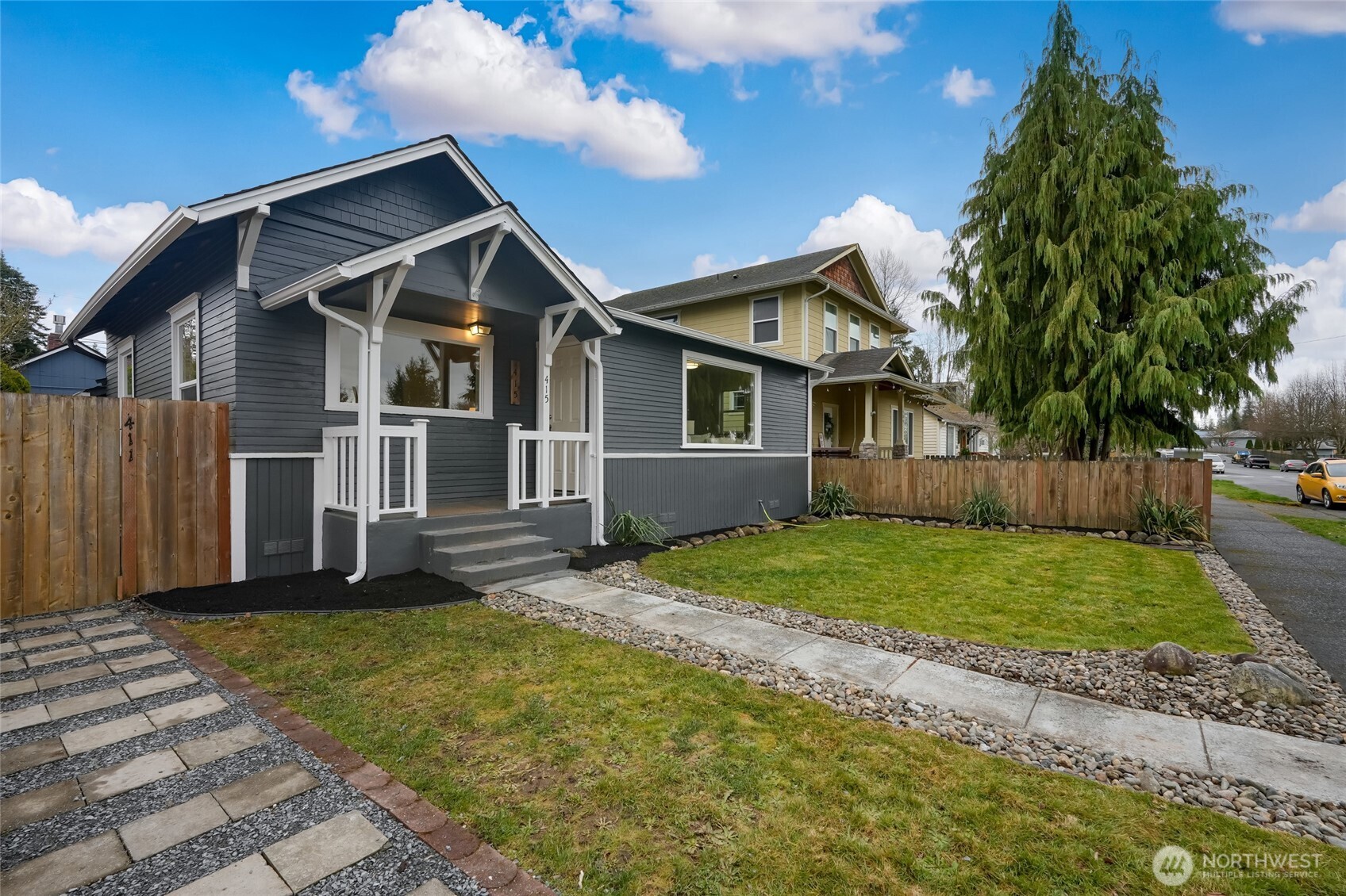 415 N Stillaguamish Avenue Property Photo
